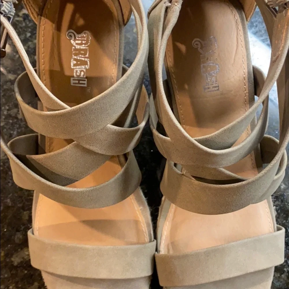 Tan Brash Wedge Sandal Size 9